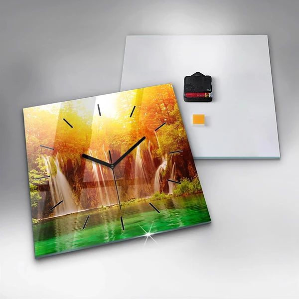 Wanduhr quadratisch mit motiv Blick auf einen Wasserfall
