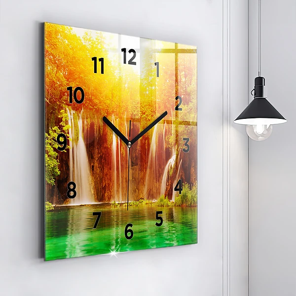 Wanduhr quadratisch mit motiv Blick auf einen Wasserfall