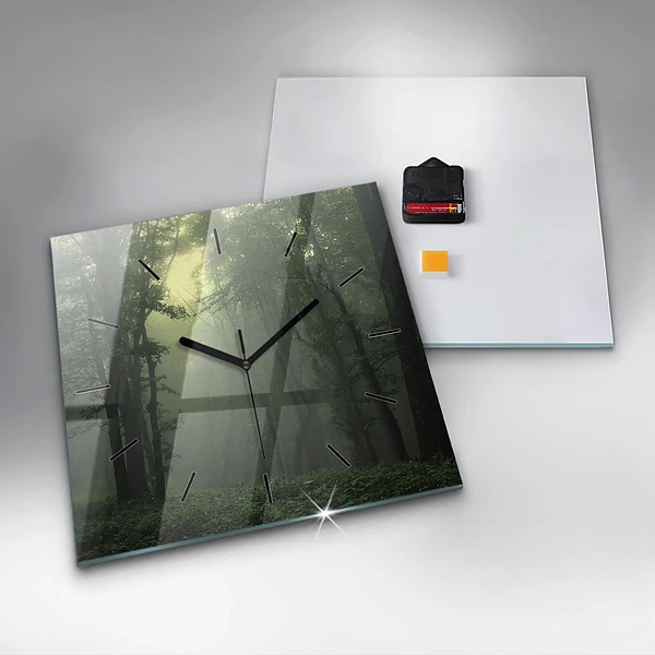 Wanduhr modern quadratisch Nebliger Wald am Morgen