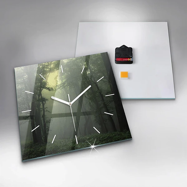 Wanduhr modern quadratisch Nebliger Wald am Morgen