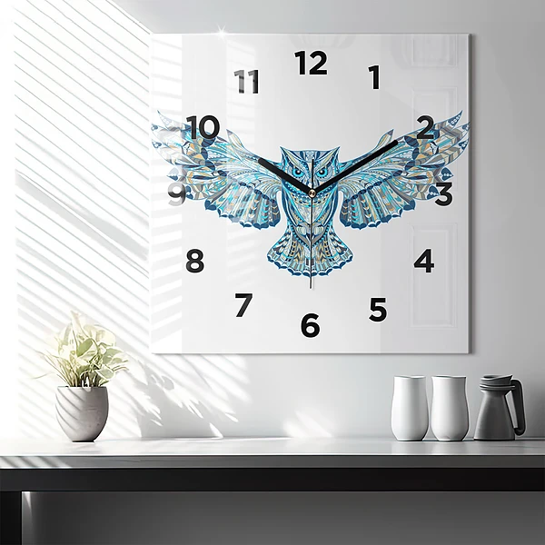 Wanduhr quadratisch mit motiv Eule im Flug