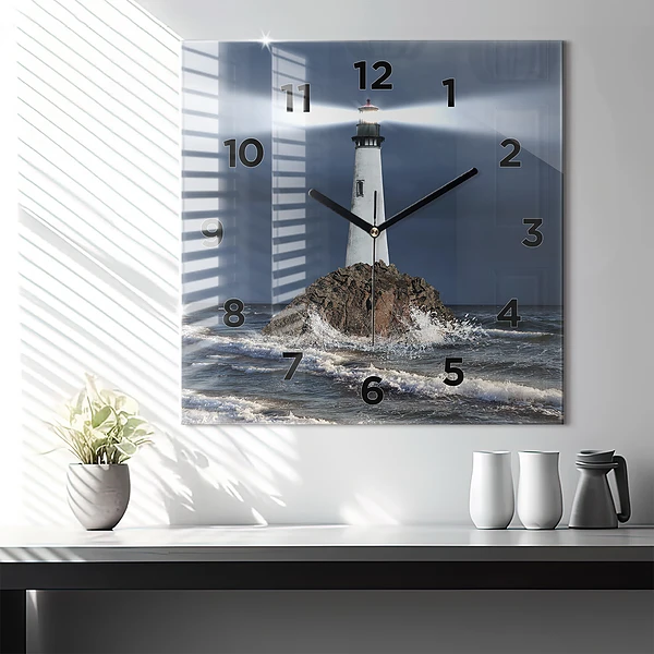 Wanduhr modern quadratisch Leuchtturm