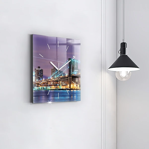 Wanduhr modern quadratisch Brooklyn Bridge und East River