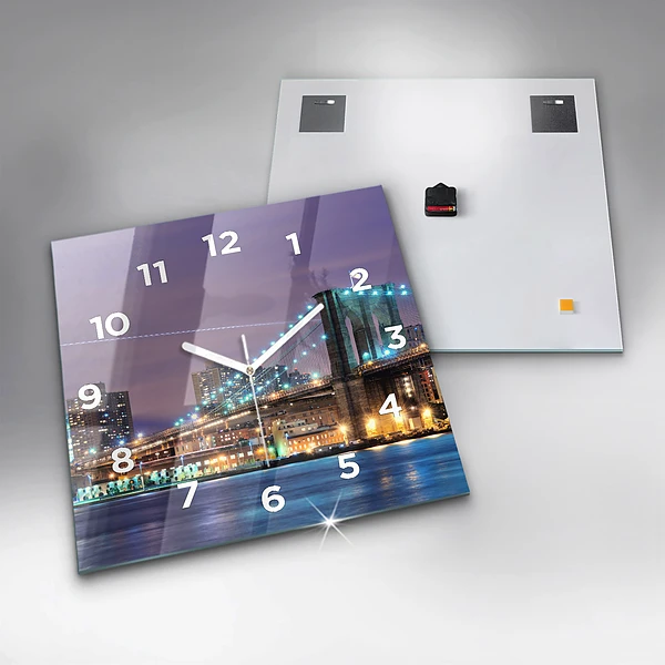 Wanduhr modern quadratisch Brooklyn Bridge und East River