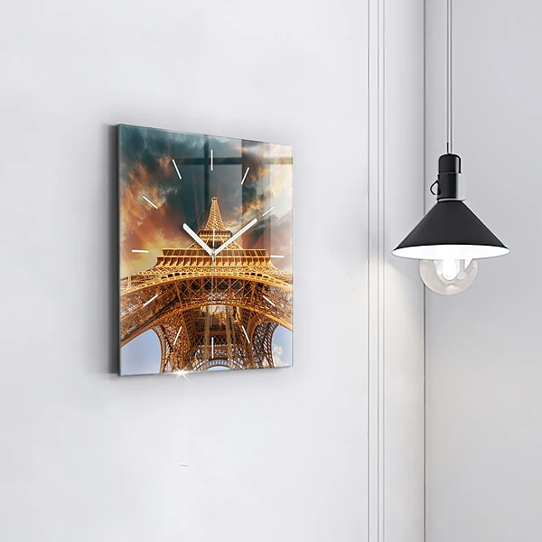 Wanduhr quadratisch Eiffelturm im Sonnenschein