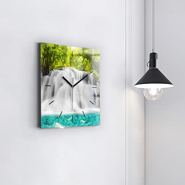 Wanduhr modern quadratisch Wasserfall in Thailand