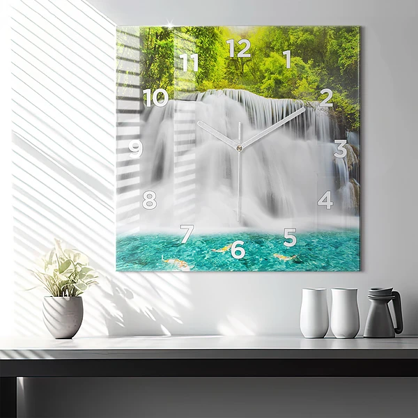 Wanduhr modern quadratisch Wasserfall in Thailand