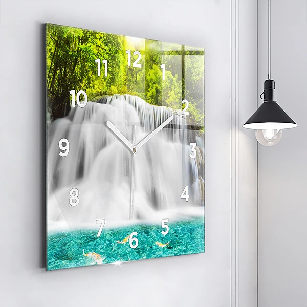 Wanduhr modern quadratisch Wasserfall in Thailand