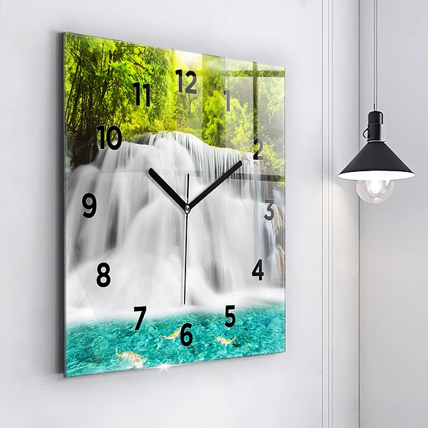 Wanduhr modern quadratisch Wasserfall in Thailand