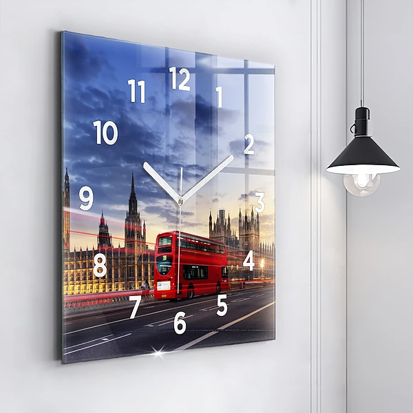 Wanduhr modern quadratisch Roter Londoner Bus