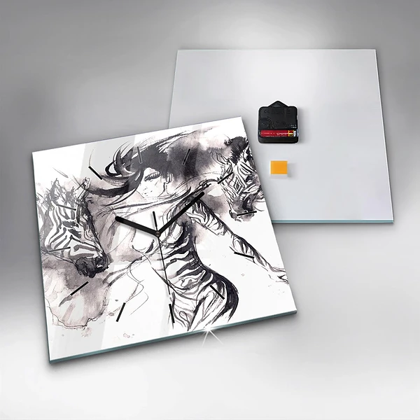 Wanduhr modern quadratisch Frau und Zebras