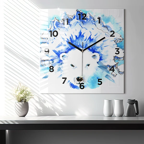Wanduhr modern quadratisch Bär auf einem Hintergrund aus Eis