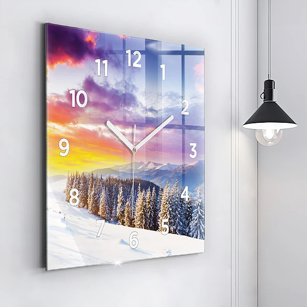 Wanduhr quadratisch Winterliche Berglandschaft