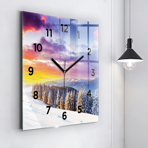 Wanduhr quadratisch Winterliche Berglandschaft