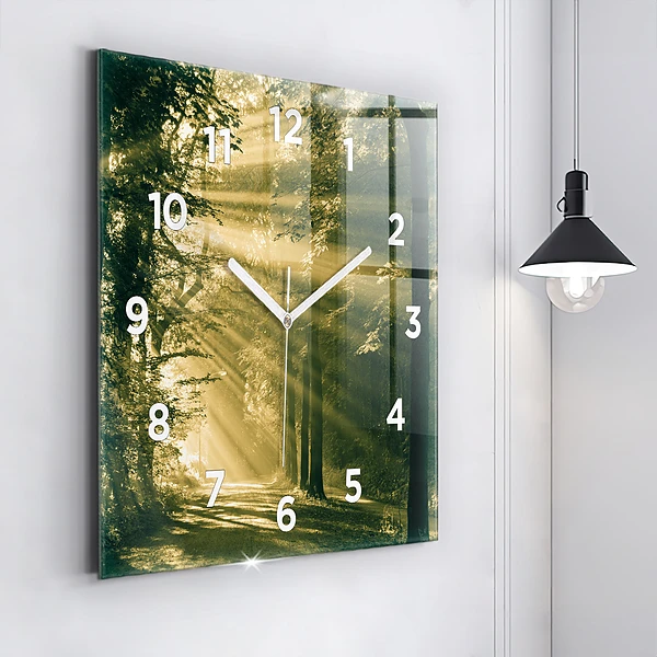 Wanduhr modern quadratisch Sonnenstrahlen Wald