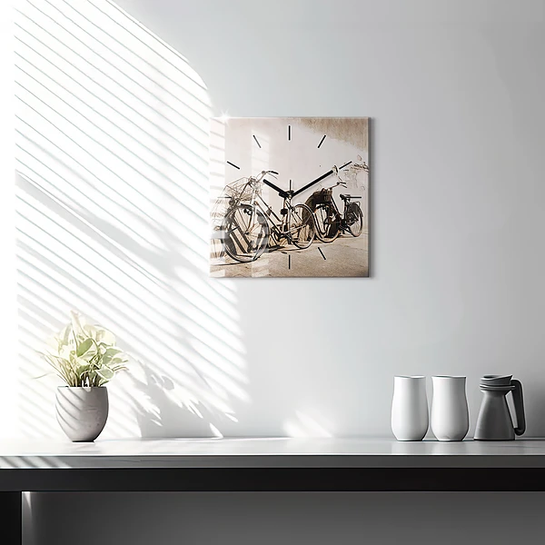 Wanduhr modern quadratisch Italienisches Fahrrad
