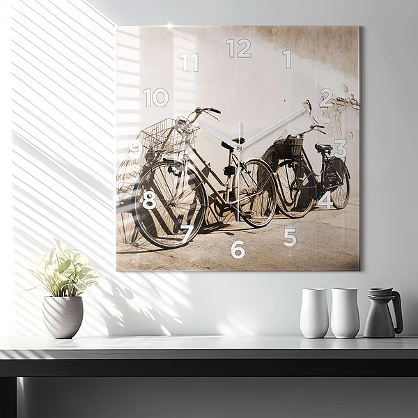 Wanduhr modern quadratisch Italienisches Fahrrad