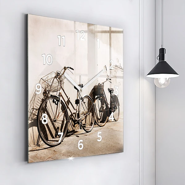 Wanduhr modern quadratisch Italienisches Fahrrad