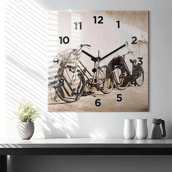Wanduhr modern quadratisch Italienisches Fahrrad