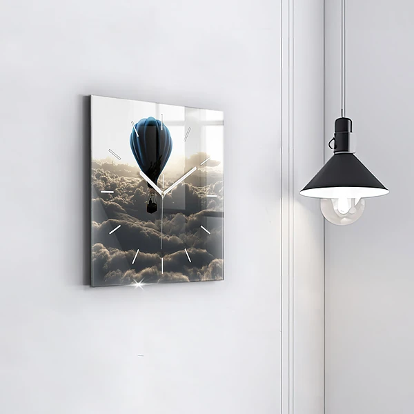 Wanduhr quadratisch mit motiv Luftballon am Himmel