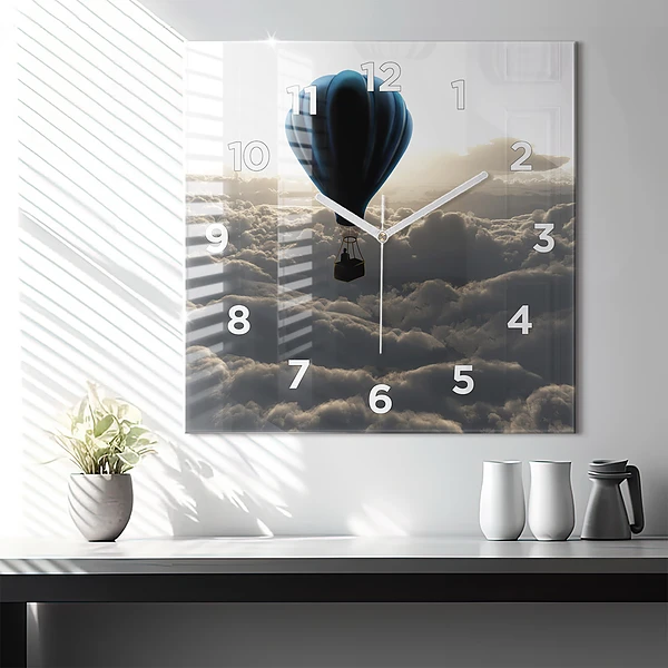 Wanduhr quadratisch mit motiv Luftballon am Himmel