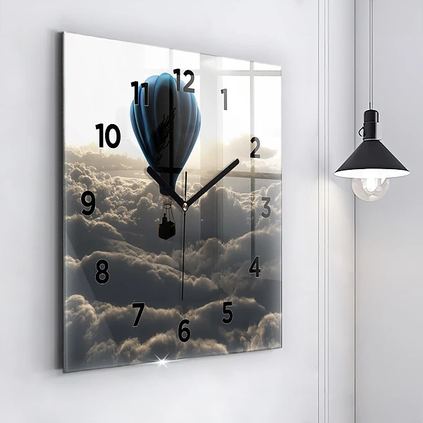 Wanduhr quadratisch mit motiv Luftballon am Himmel