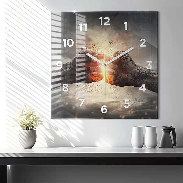 Wanduhr quadratisch mit motiv Fäuste Macht