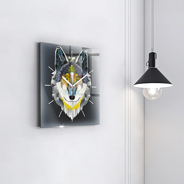 Wanduhr quadratisch Wolfskopf
