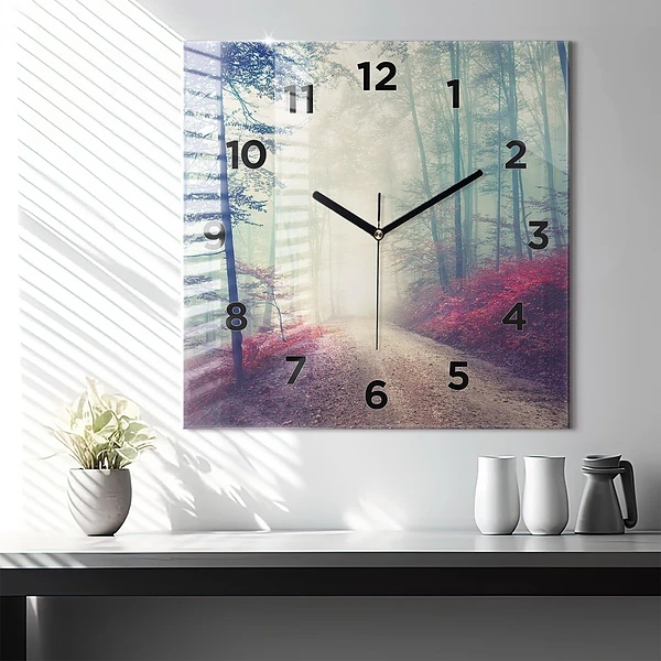 Wanduhr quadratisch mit motiv Herbststraße Waldnebel