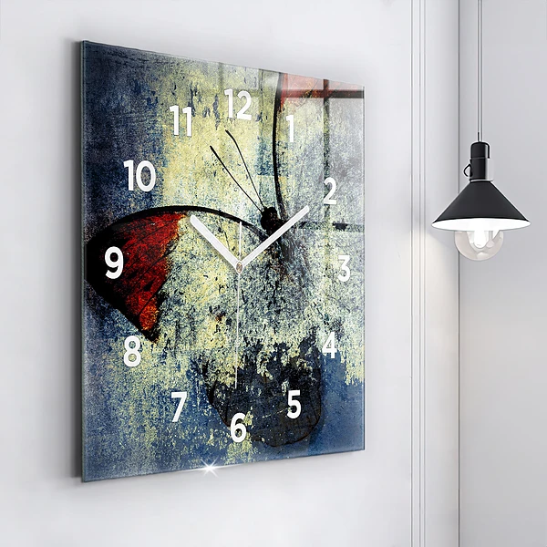 Wanduhr quadratisch Schmetterling im Vintage-Stil