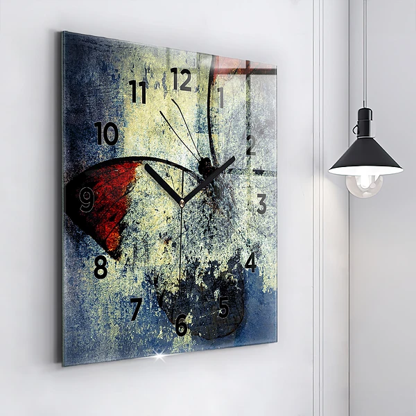 Wanduhr quadratisch Schmetterling im Vintage-Stil