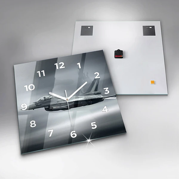 Wanduhr modern quadratisch Militärflugzeug im Flug