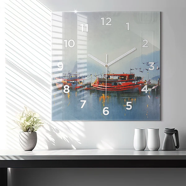 Wanduhr quadratisch Fischerboot im Hafen