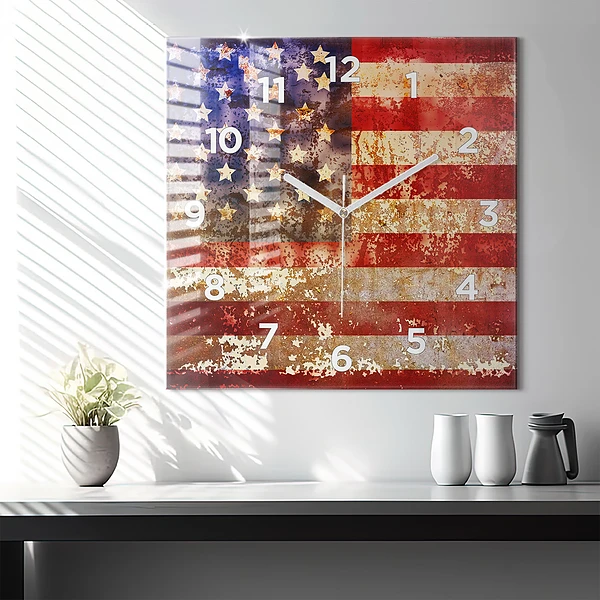 Wanduhr modern quadratisch US-Flagge im Vintage-Stil