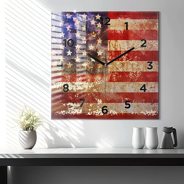 Wanduhr modern quadratisch US-Flagge im Vintage-Stil