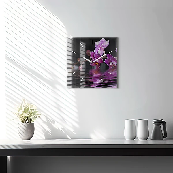 Wanduhr modern quadratisch Orchideenblüte auf dem Wasser