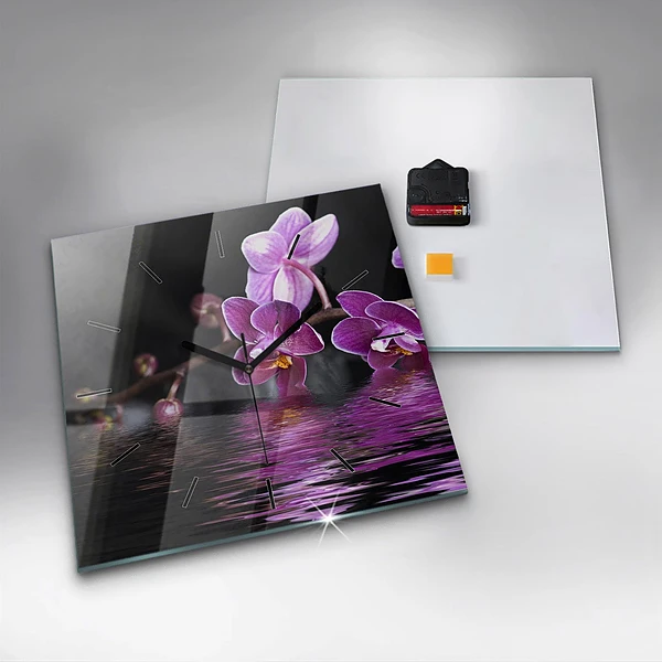 Wanduhr modern quadratisch Orchideenblüte auf dem Wasser