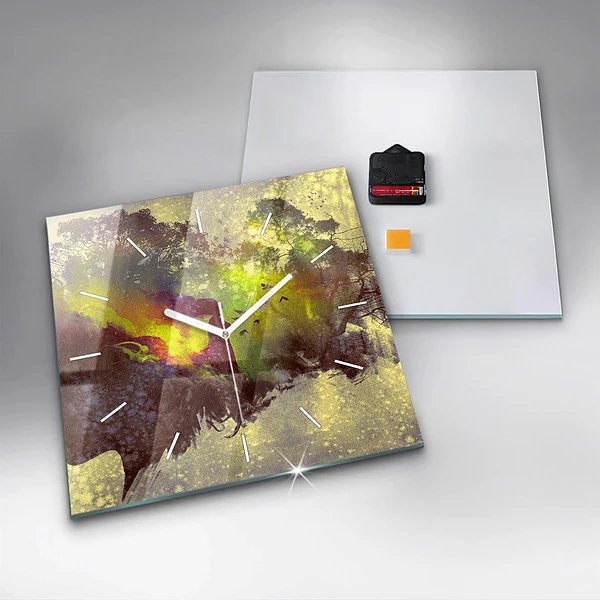 Wanduhr modern quadratisch Frau im Wald