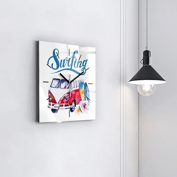 Wanduhr quadratisch mit motiv Auto und Schild Surfen