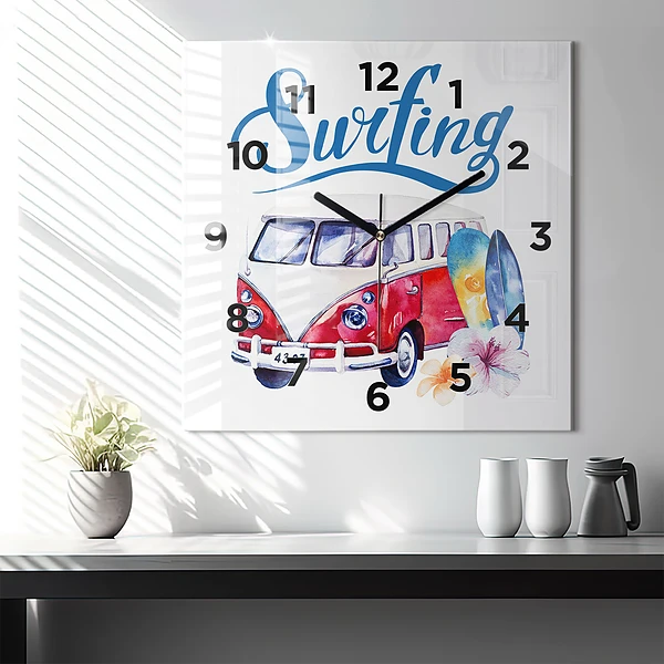 Wanduhr quadratisch mit motiv Auto und Schild Surfen