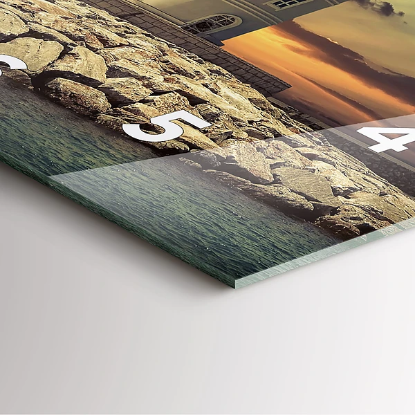 Wanduhr quadratisch Leuchtturm am Meer
