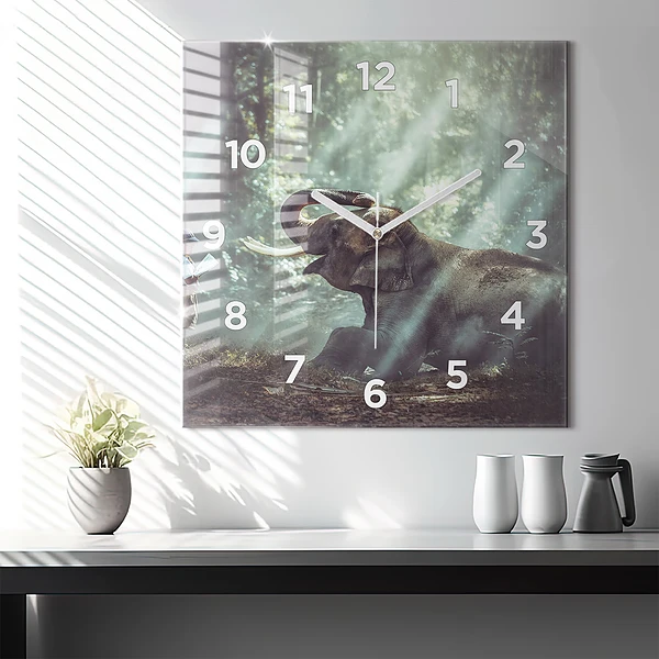 Wanduhr modern quadratisch Junge liest ein Buch