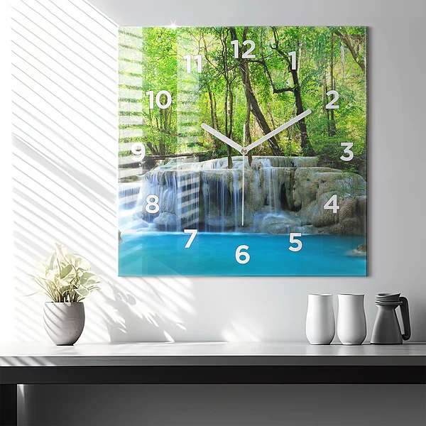 Wanduhr quadratisch mit motiv Wasserfall im Wald