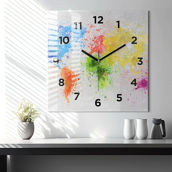 Wanduhr modern quadratisch Weltkarte auf Papier