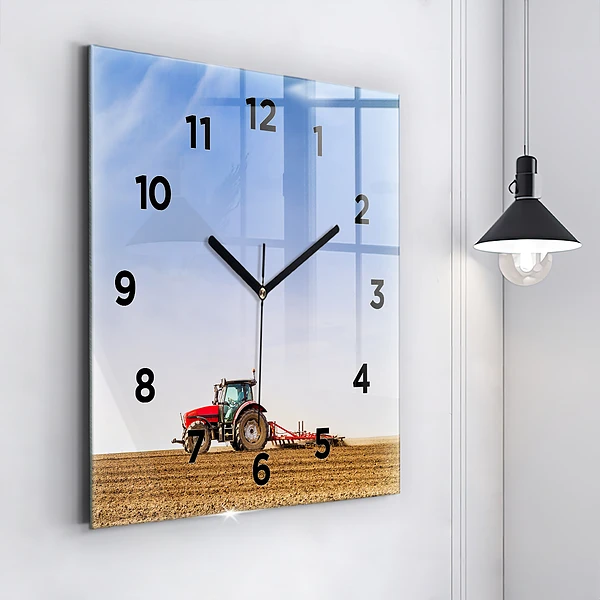 Wanduhr quadratisch Landwirt im Traktor