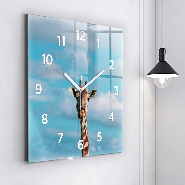 Wanduhr quadratisch Große Giraffe vor einem Himmelshintergrund