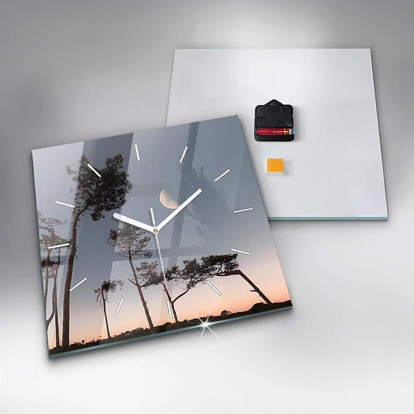Wanduhr quadratisch mit motiv Mondsichel und Bäume