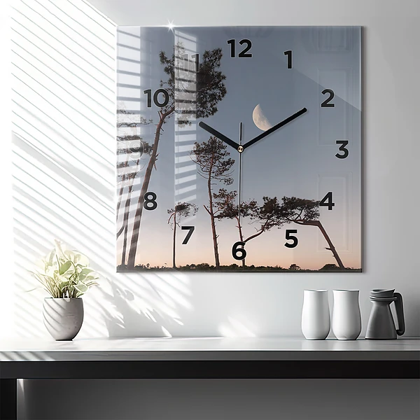 Wanduhr quadratisch mit motiv Mondsichel und Bäume