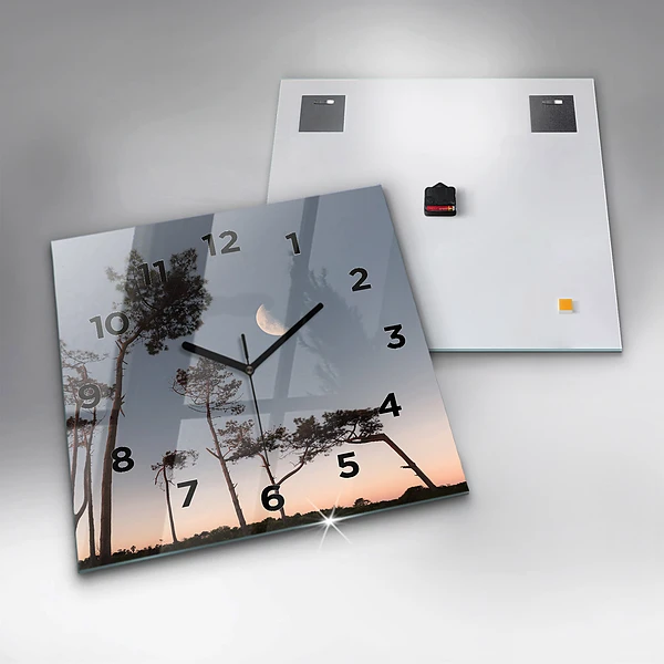 Wanduhr quadratisch mit motiv Mondsichel und Bäume