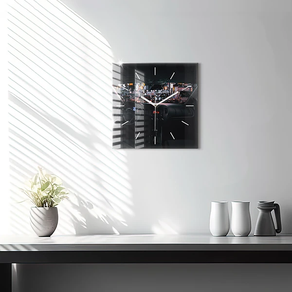 Wanduhr modern quadratisch Auto in Tokio